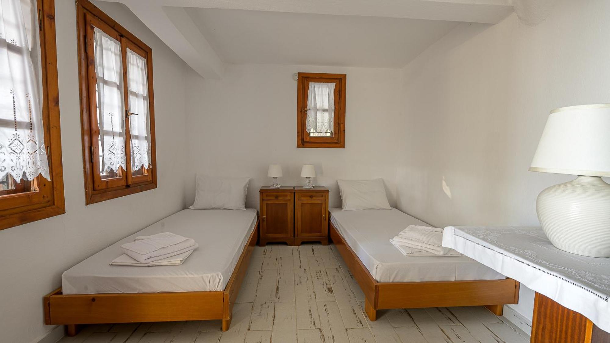 Squirrel Beach Front Villa, Metamorfosi Extérieur photo