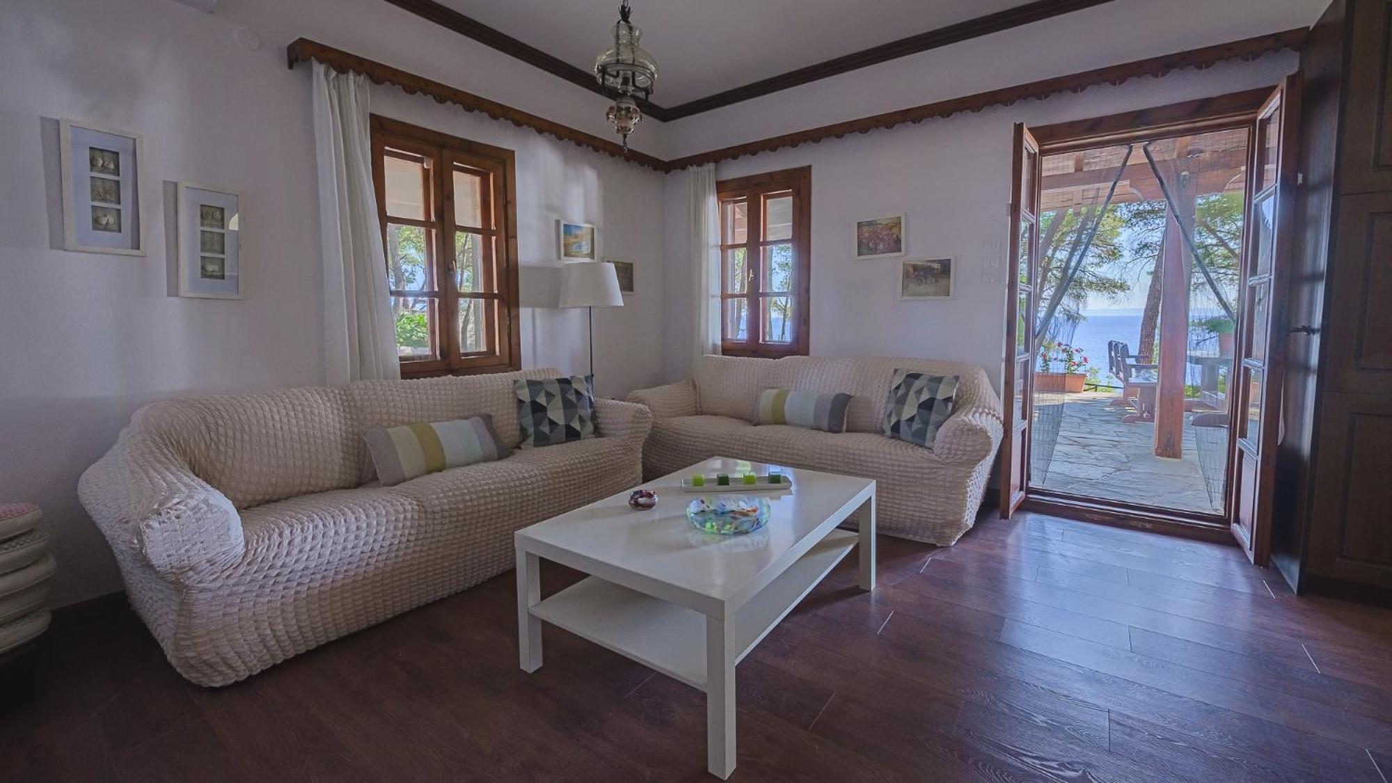 Squirrel Beach Front Villa, Metamorfosi Extérieur photo