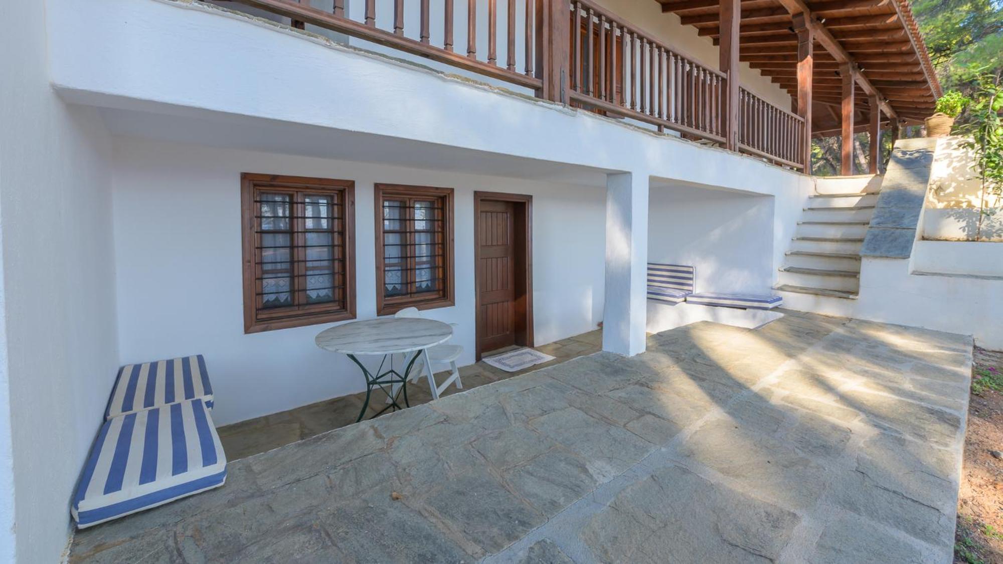 Squirrel Beach Front Villa, Metamorfosi Extérieur photo
