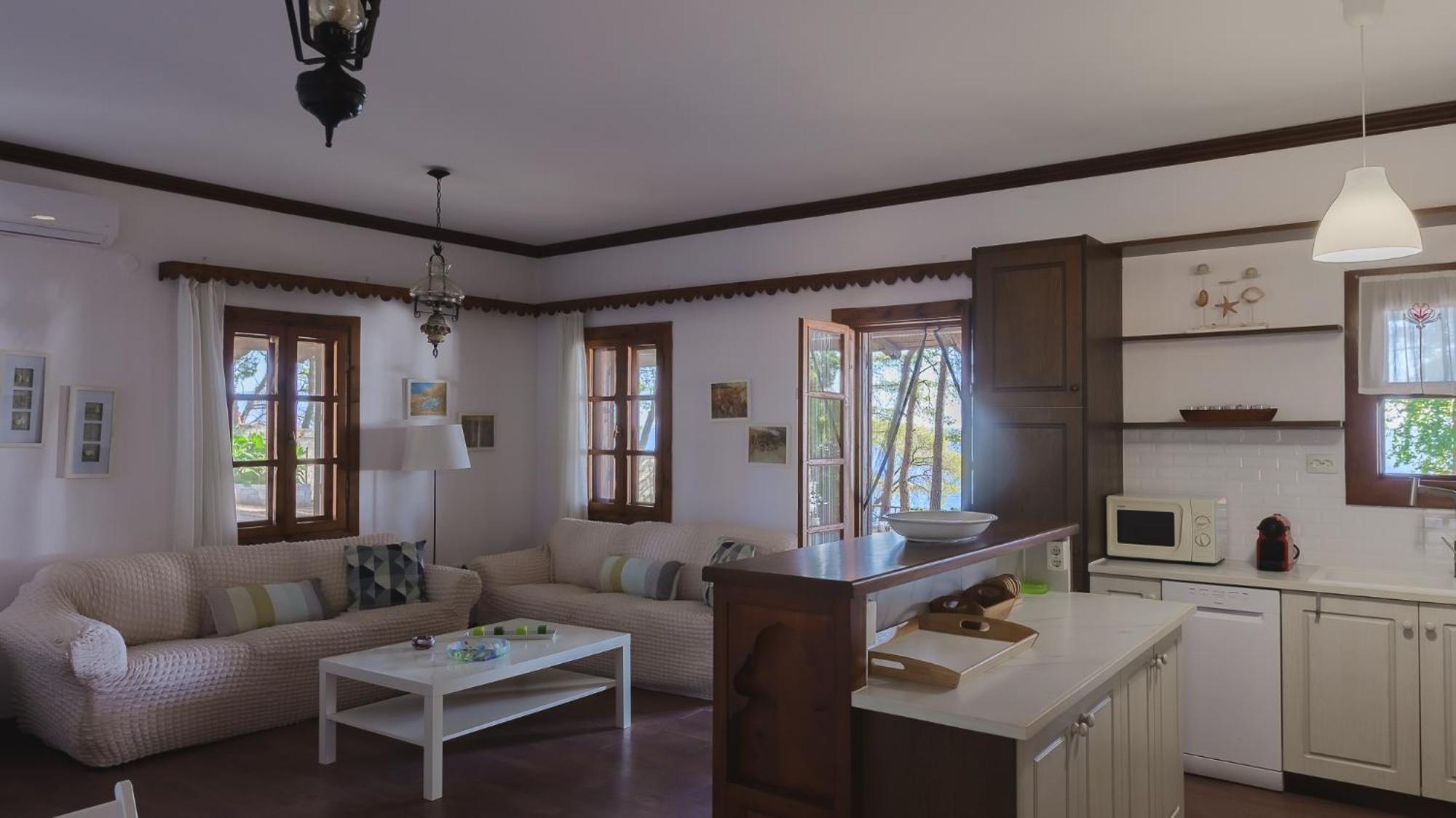 Squirrel Beach Front Villa, Metamorfosi Extérieur photo